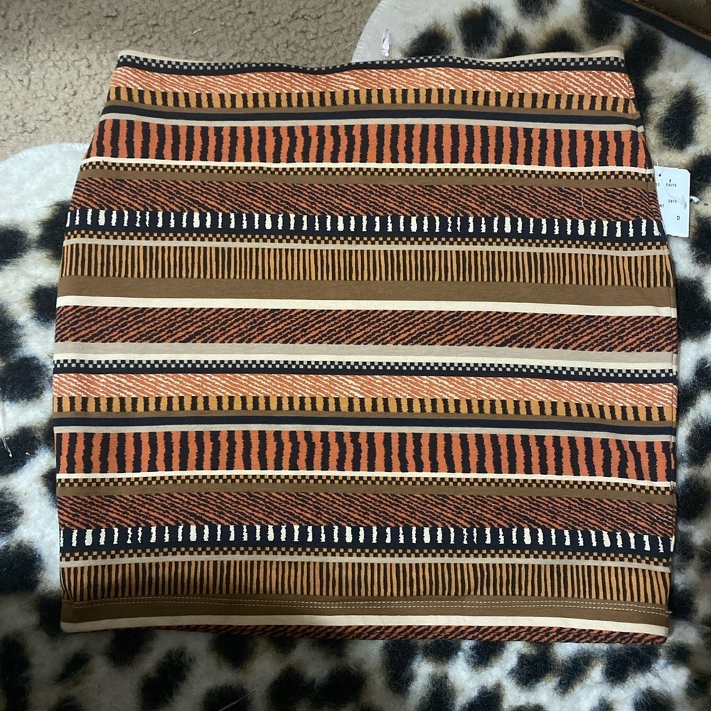 Forever 21 Bandu body on tribal print skirt size M